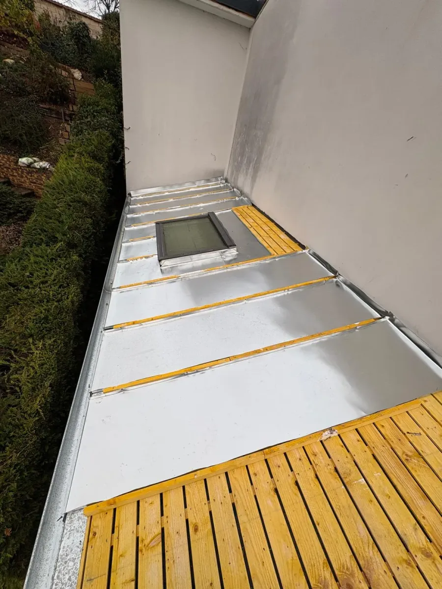 Toiture en zinc refaite à neuf par un couvreur dans l'agglomération du Havre (76) (avant travaux)
