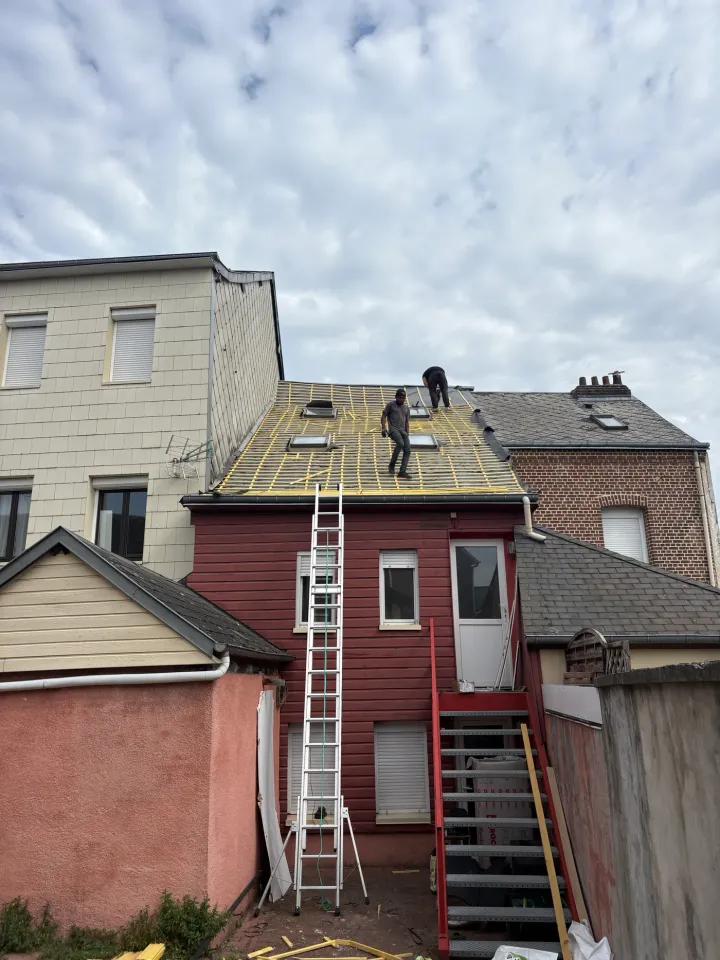 Chantier de rénovation de toiture au Havre (76)